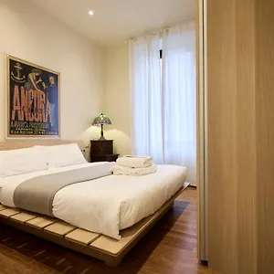First Moon-emme Loft , Milano Italia