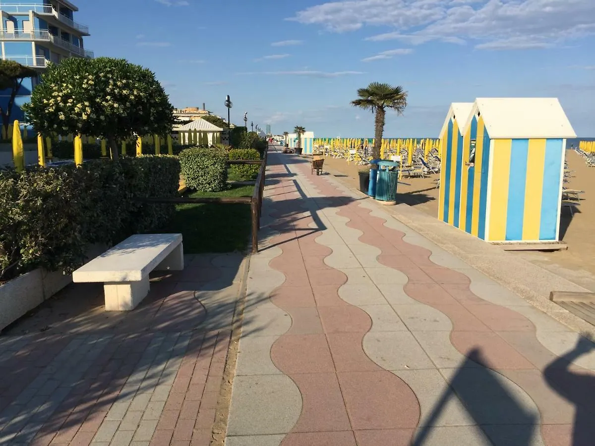 Residence Alba d'oro solo FAMIGLIE o COPPIE Lido di Jesolo